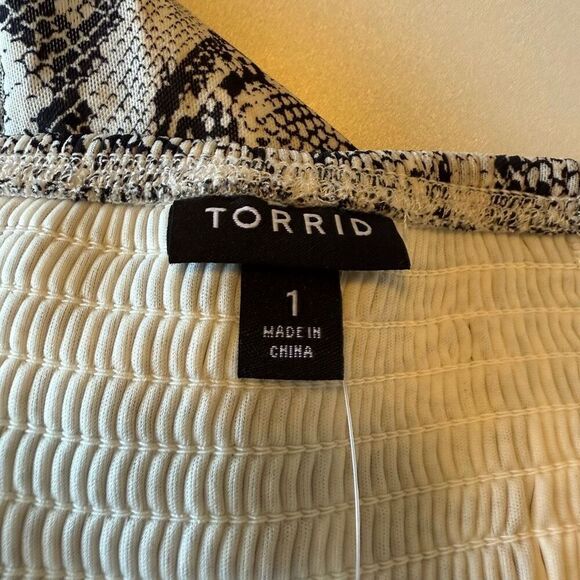 NEW Torrid Strapless Snakeskin Babydoll Top Size 1X NWT - Picture 8 of 16